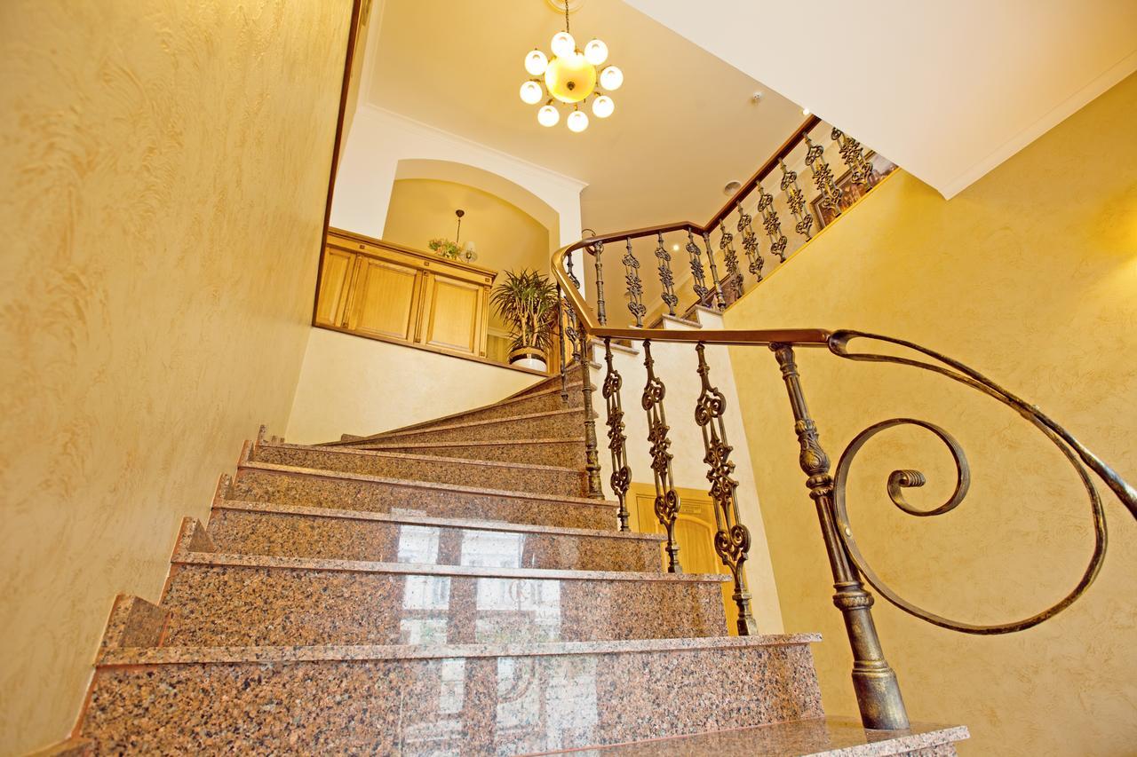 Wellotel Odessa Exterior photo